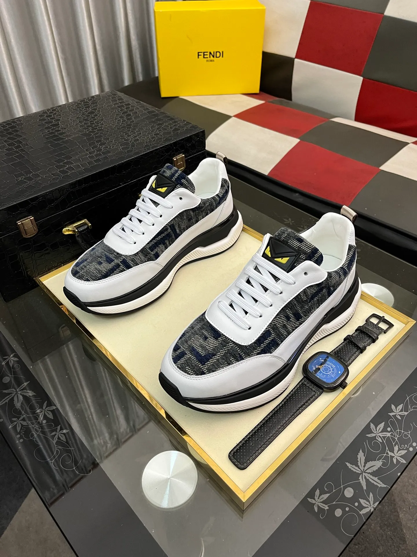 Men's Men's Shoes💰458⌚️⌚️[FENDI] Fendi's classic and comfortable men's, this complex sneaker is made of soft calfskin➕genuine leather lining➕original ultra-light rubber material with rough outsole. This unique light style is suitable for the casual and refined sensibility of this season. It is comfortable and natural on the feet. It is an everyday style for casual travel in autumn and winter! 38−444️⃣colors available